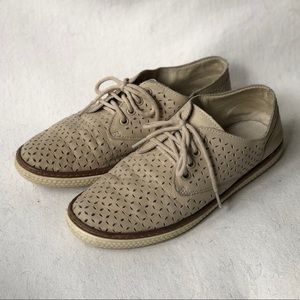 Royal Canadian ‘Lotus’ perforated leather oxford loafers - size 7.5